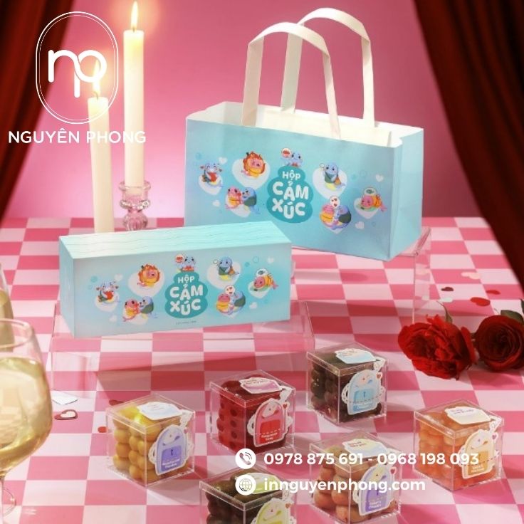 Mẫu túi giấy đựng bánh kẹo in logo 